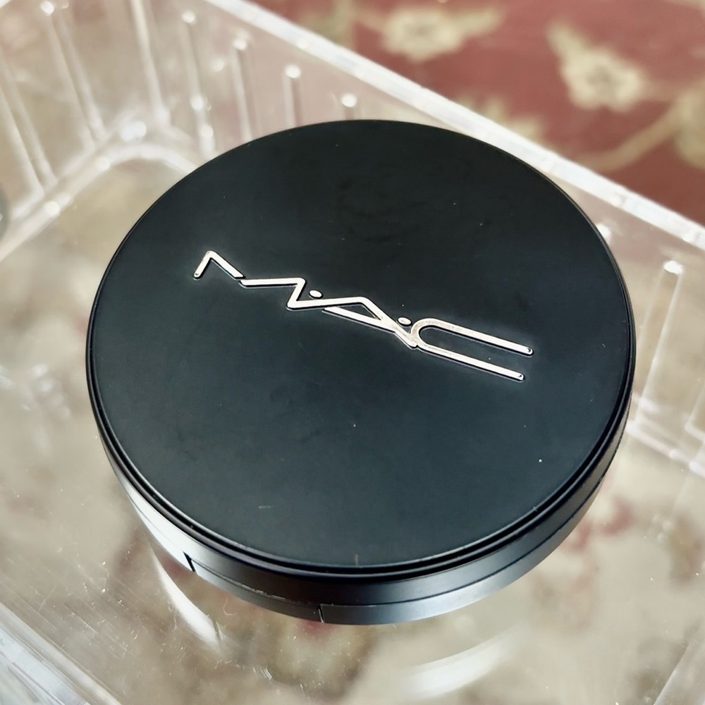 MAC Studio Fix Powder Plus Foundation
